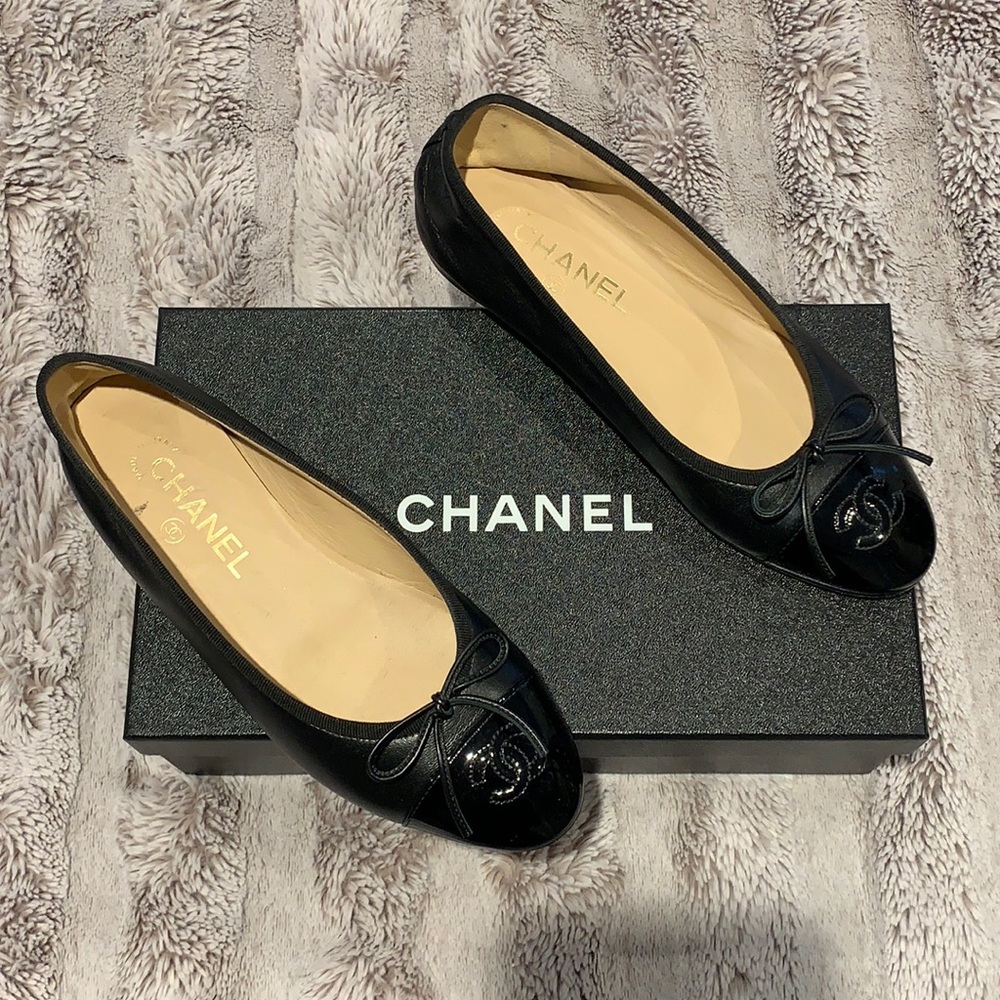 CHANEL Classic Ballet Slippers/Flats in Black